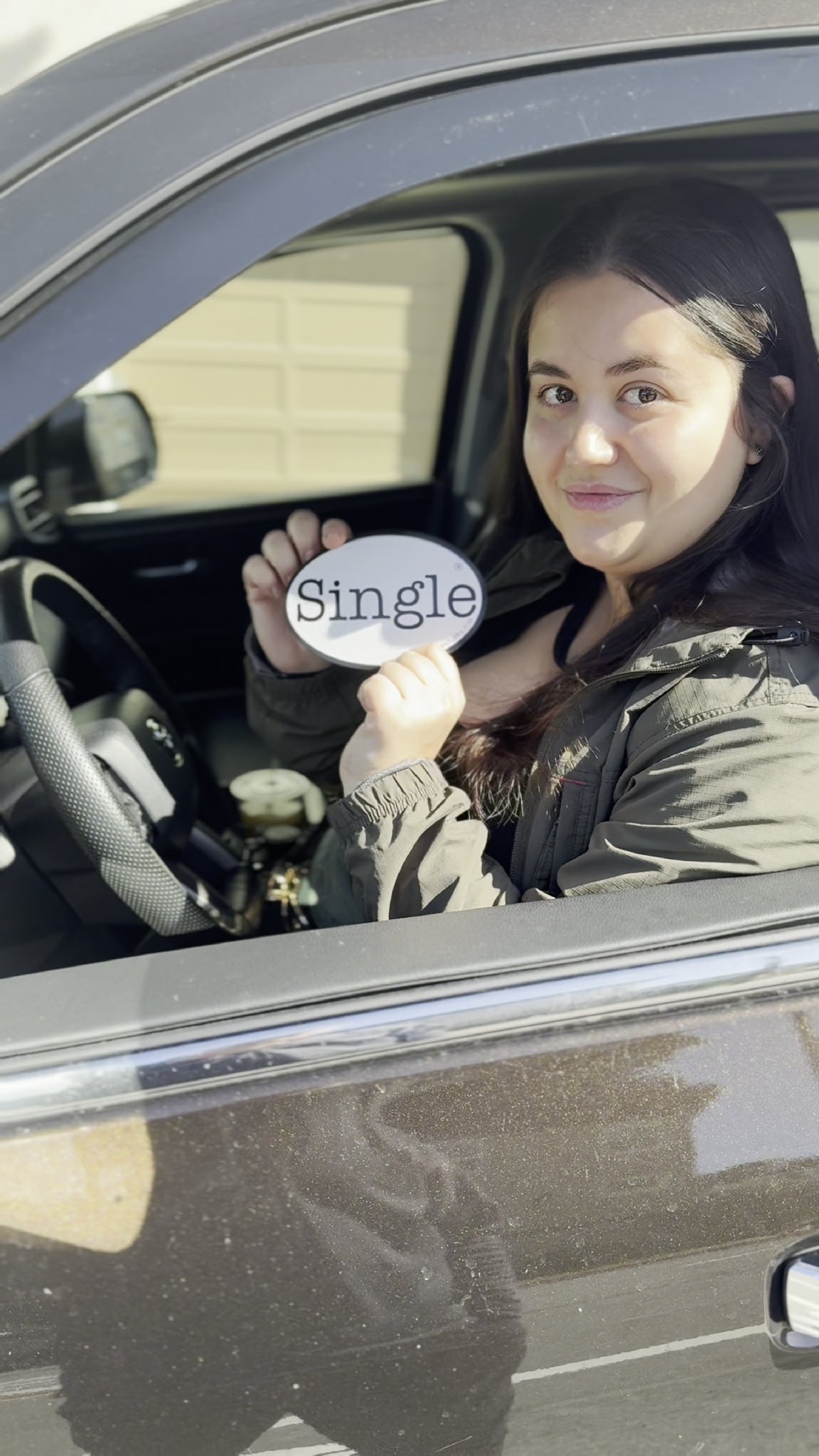 Angelina shows off her new Single® Magnet.