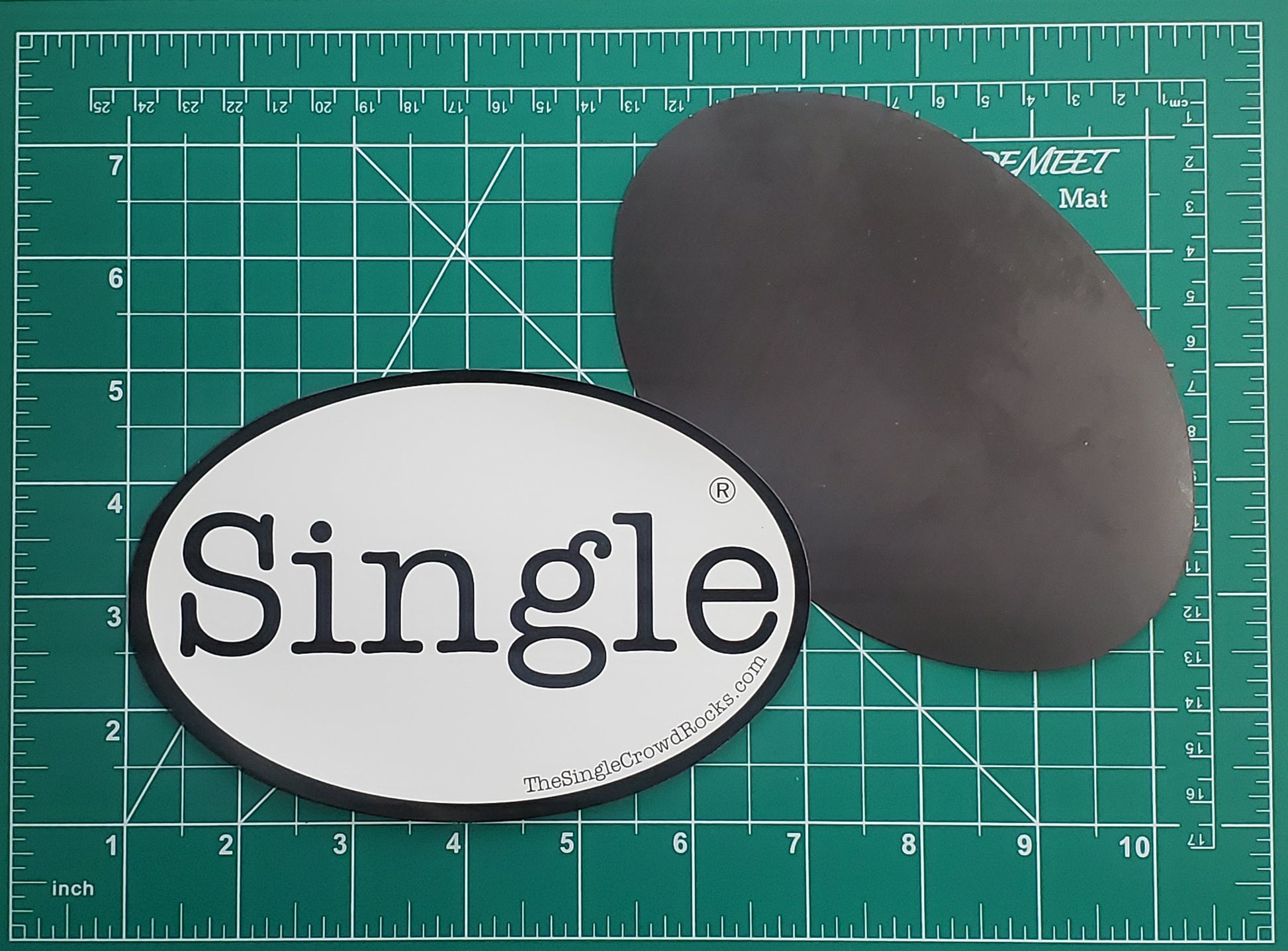 Dimensions of the Single®  Magnet. Front and rear of magnet shown.
